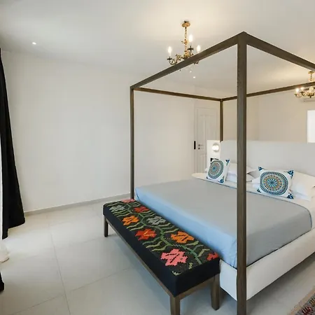 Kallisti Paros Naousa (Paros)