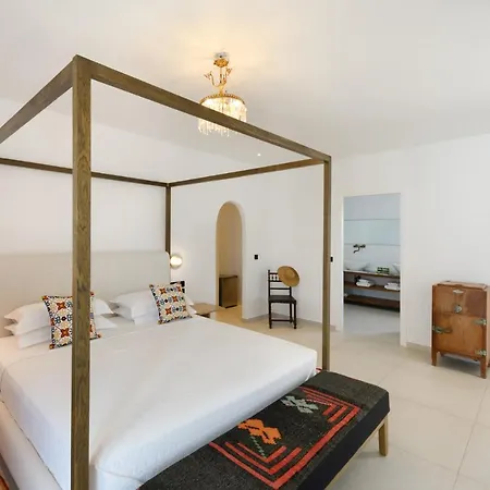 Kallisti Paros Naousa (Paros)